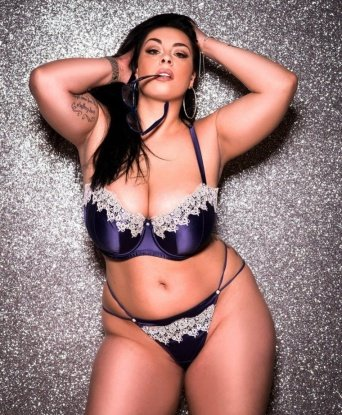 Со мной ты окунешься в мир страсти и наслаждения. Живу в Москве и готова сделать твою встречу незабываемой. У меня широкий арсенал услуг, которые удовлетворят даже самые изысканные вкусы. Массаж, классика, оральные ласки - я умею все! Фото в моем профиле говорят сами за себя - я сексуальная богиня. Отзывы моих довольных клиентов подтверждают мое мастерство. Расслабься, развлекись и позволь мне исполнить твои самые скрытые фантазии. 💋💥 12978, 28 лет